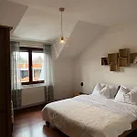 House With Fireplace & Jacuzzi Вілла *