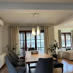 Вілла House With Fireplace & Jacuzzi