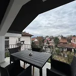 House With Fireplace & Jacuzzi Вілла