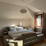 House With Fireplace & Jacuzzi *