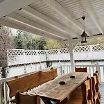 Вілла House With Fireplace & Jacuzzi Скоп'є