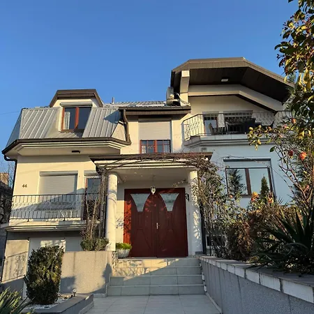 Vila House With Fireplace & Jacuzzi