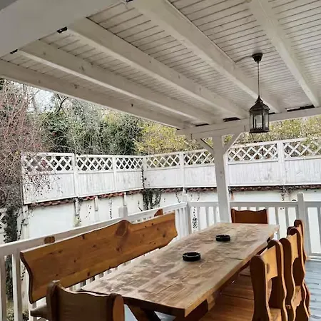 Villa House With Fireplace & Jacuzzi Skopje