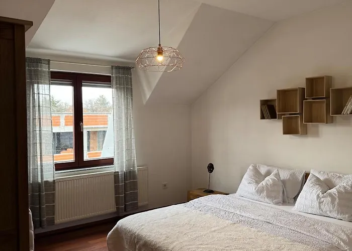 House With Fireplace & Jacuzzi Villa *