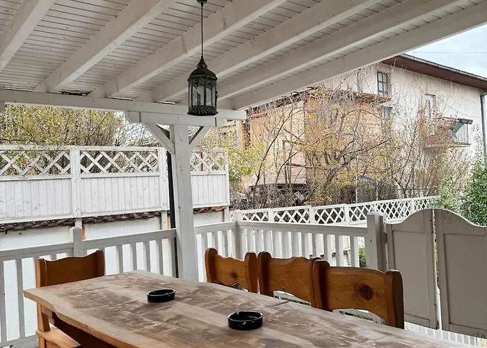 House With Fireplace & Jacuzzi *