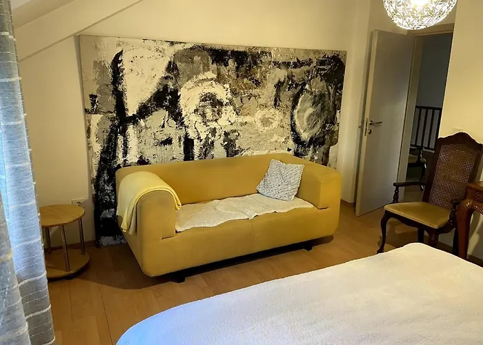 House With Fireplace & Jacuzzi