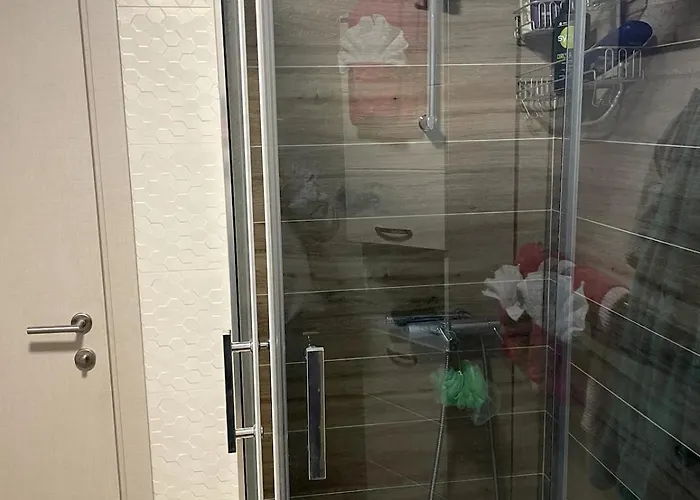 House With Fireplace & Jacuzzi