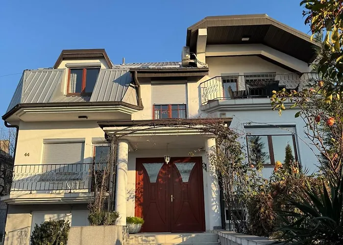 Villa House With Fireplace & Jacuzzi