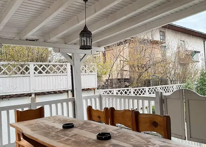 House With Fireplace & Jacuzzi *